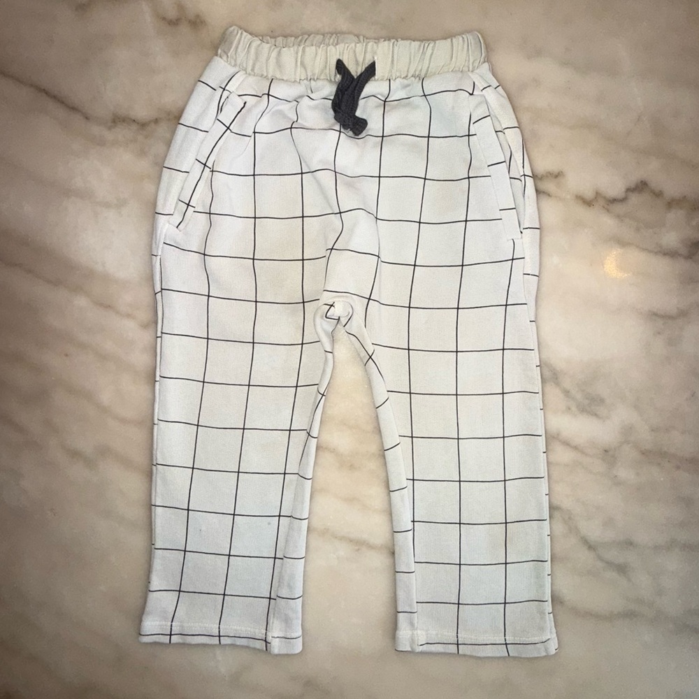 Zara boys light tan/cream and black Grid Pattern Pants size 4-5 years